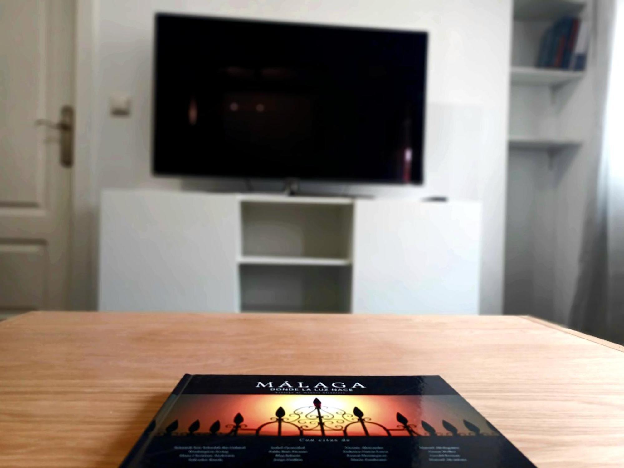 Apartamento Vacacional Cuarteles Málaga Extérieur photo